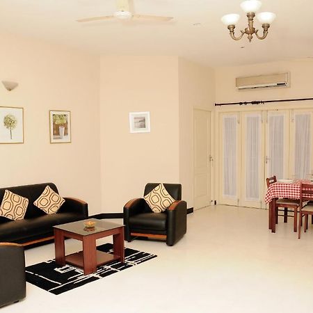 Executive Comfort Alwarpet Madrás Exterior foto