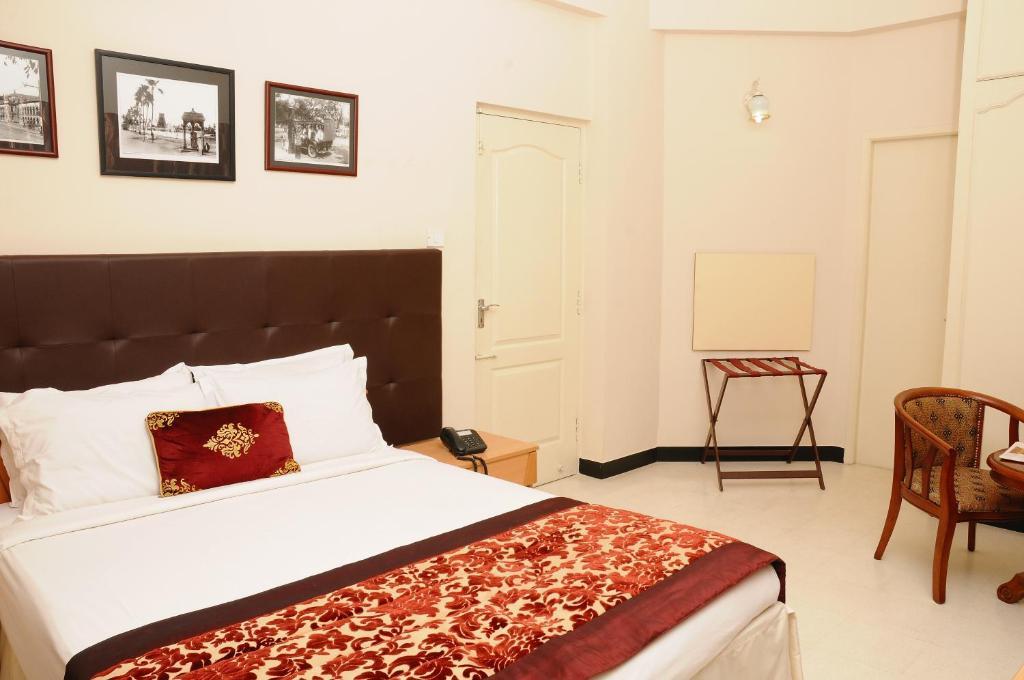 Executive Comfort Alwarpet Madrás Exterior foto